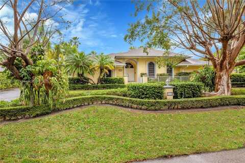 8205 SW 177th Ter, Palmetto Bay, FL 33157