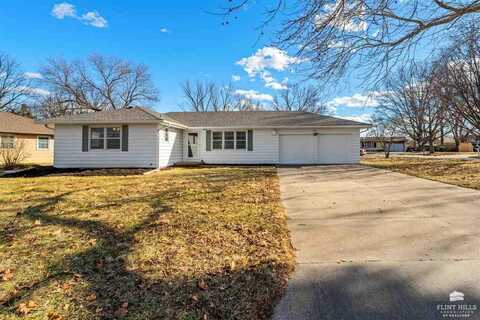 2905 James Ave, Manhattan, KS 66502