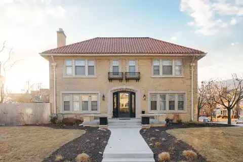 3375 N Summit Ave, Milwaukee, WI 53211