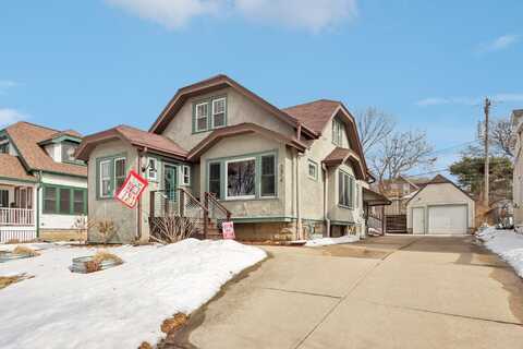 532 N 62nd St, Wauwatosa, WI 53213