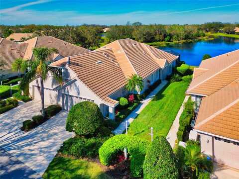 8310 TARTAN FIELDS CIRCLE, LAKEWOOD RANCH, FL 34202