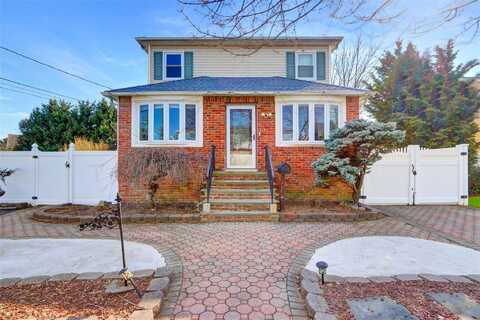 2 Arch Avenue, Farmingdale, NY 11735