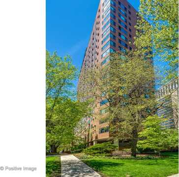 3100 N Lake Shore Drive, Chicago, IL 60657