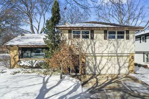 2004 E Eastman Court, Arlington Heights, IL 60004