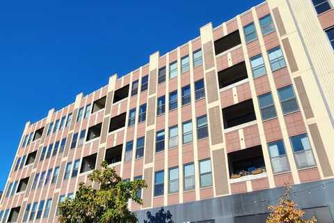 4015 N Milwaukee Avenue, Chicago, IL 60641
