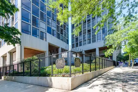 345 W Fullerton Parkway, Chicago, IL 60614