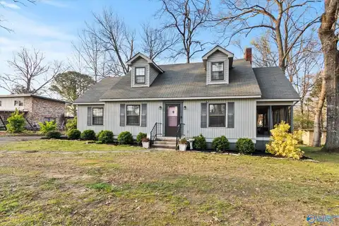 209 Oakland Avenue, Boaz, AL 35957