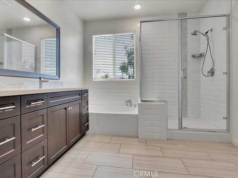 8258 N Haven Lane, Northridge, CA 91325