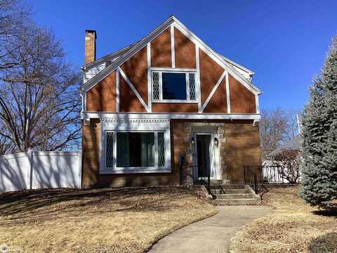 1903 River Street, Burlington, IA 52601