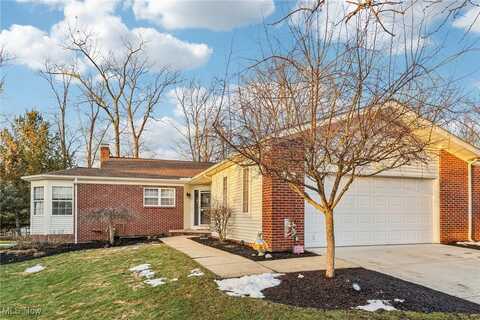 713 Woodlake Drive, Aurora, OH 44202