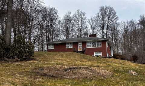 872 Yankee Run Road, Masury, OH 44438