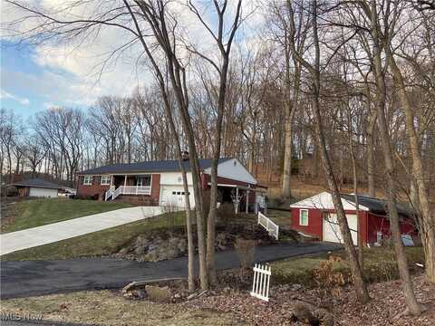 400 Scott Drive, Newcomerstown, OH 43832