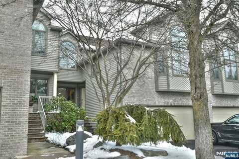 605 Fir Court 605, Norwood, NJ 07648