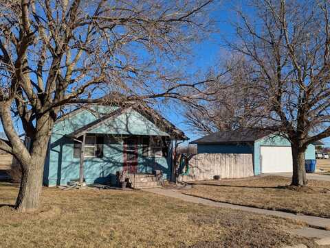 220 S Cedar St., Maywood, NE 69038