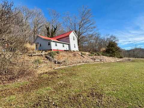 2960 Parkersburg Road, Reedy, WV 25270