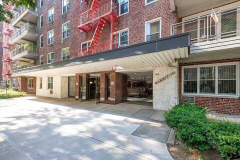 142-05 Roosevelt Ave, Flushing, NY 11354