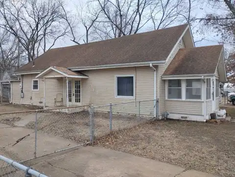 303 S. State St., Caney, KS 67333