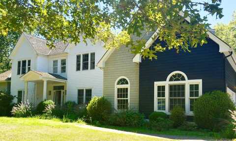 19 Old School House Lane, East Hampton, NY 11937