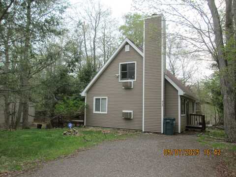 7176 Robinwood Drive, Tobyhanna, PA 18466