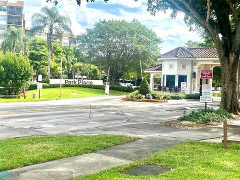 1000 Saint Charles Pl, Pembroke Pines, FL 33026