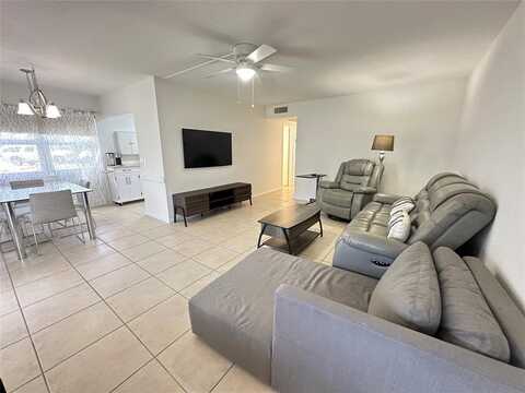 85 Ventnor E, Deerfield Beach, FL 33442