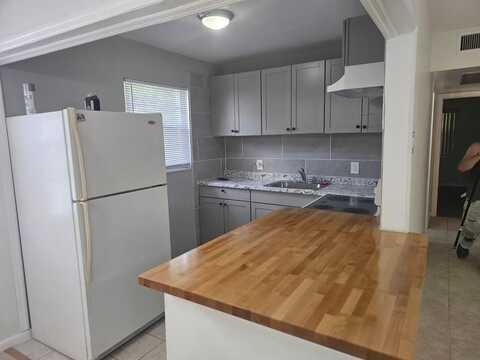 333 Newport V, Deerfield Beach, FL 33442
