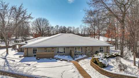 3603 Oak Tree Lane, Eau Claire, WI 54701