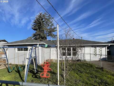 260 SW FORD AVE, Winston, OR 97496