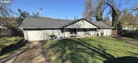 1854 SE GILES ST, Roseburg, OR 97470