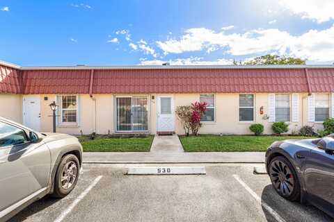 528 Franconia Circle, Lake Worth, FL 33467