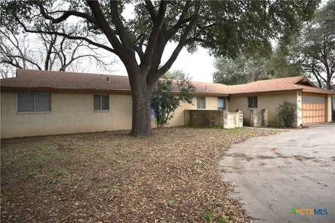 707 N King Street, Seguin, TX 78155