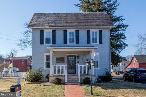 82 CHASE AVENUE, IVYLAND, PA 18974