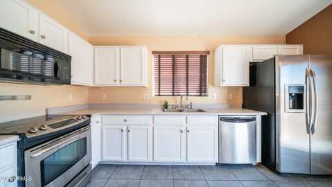 10851 E CLOVIS Avenue, Mesa, AZ 85208