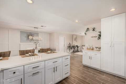 836 W WATSON Drive, Tempe, AZ 85283