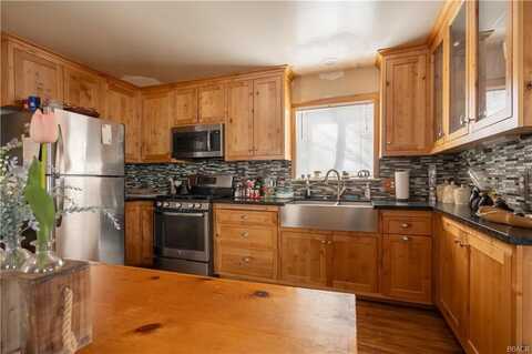 42555 La Placida Avenue, Big Bear Lake, CA 92315