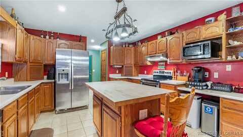 83 Oak Tree Road, Camdenton, MO 65020
