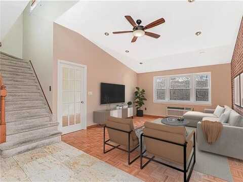 122 Prospect Park SW, Brooklyn, NY 11218
