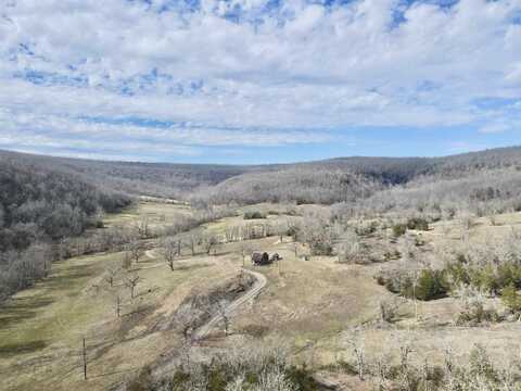 3894 Begley Creek Rd., Leslie, AR 72645