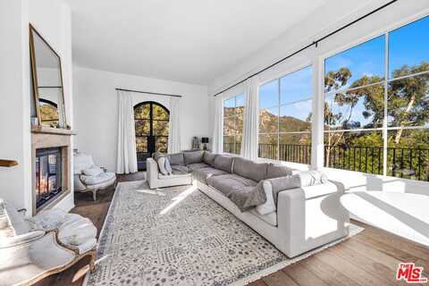 2382 Live Oak Meadows Rd, Malibu, CA 90265