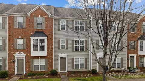 15662 King Louis Court, Charlotte, NC 28277