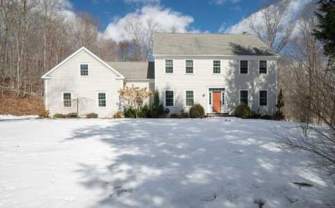 102 Quanopaug Trail, Woodbury, CT 06798