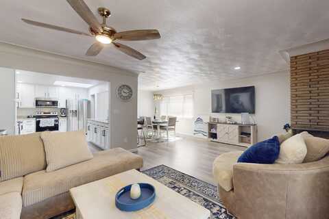 705 TRUMAN Street NE, Albuquerque, NM 87110