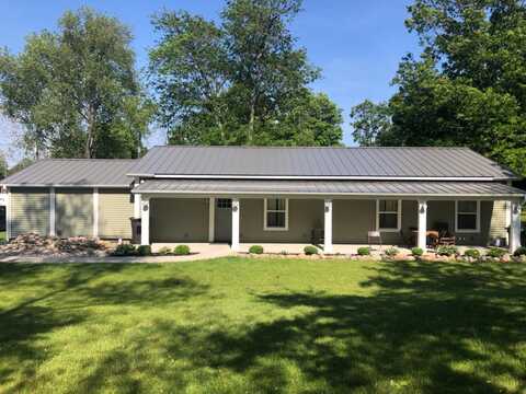 30 E Montgomery Street, Hillsdale, MI 49242