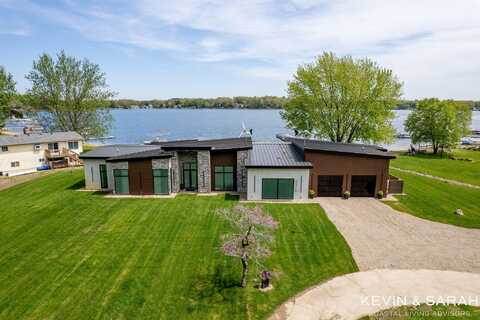 69088 Hillside Drive, Dowagiac, MI 49047