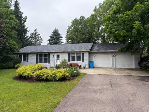 32730 Cable Drive, Dowagiac, MI 49047