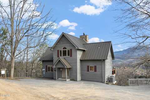 802 Kings Way, Gatlinburg, TN 37738