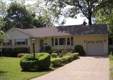 425 Cedar Ave, Paramus, NJ 07652