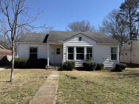 428 Cromwell St, West Point, MS 39773