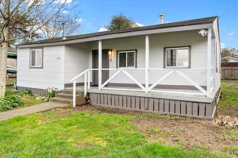 1211 Mccullens Avenue, Eureka, CA 95503