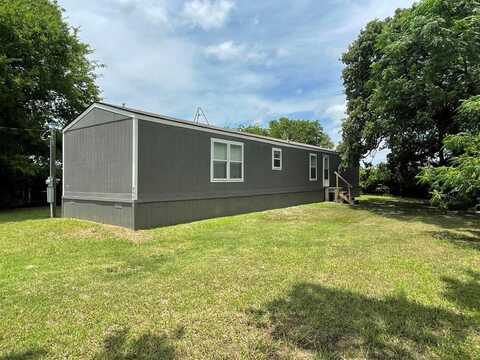 900 Quail Run Rd, Seven Points, TX 75143